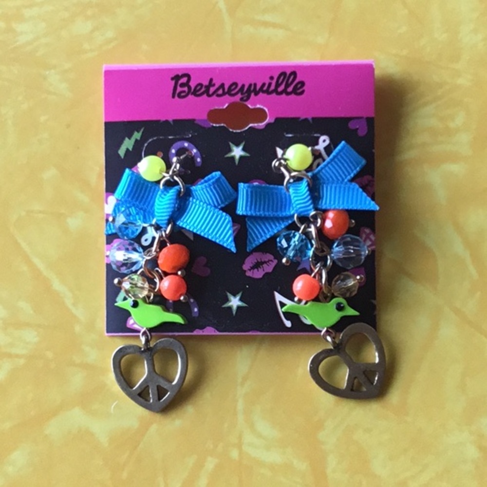 Betseyville pierced earrings NWT